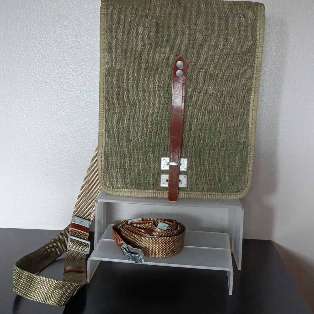 Vintage canvas army bag with extra strap